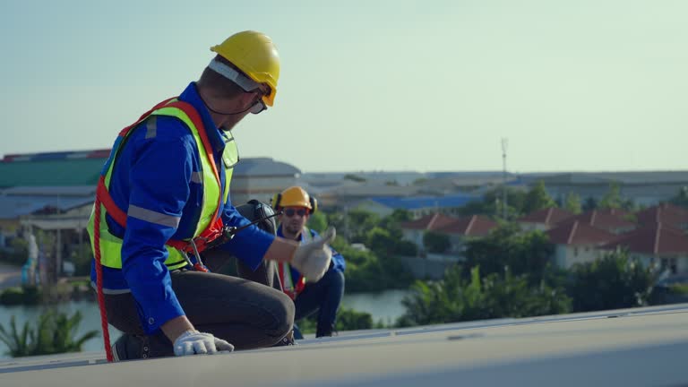Best Commercial Roofing Services  in Giddings, TX